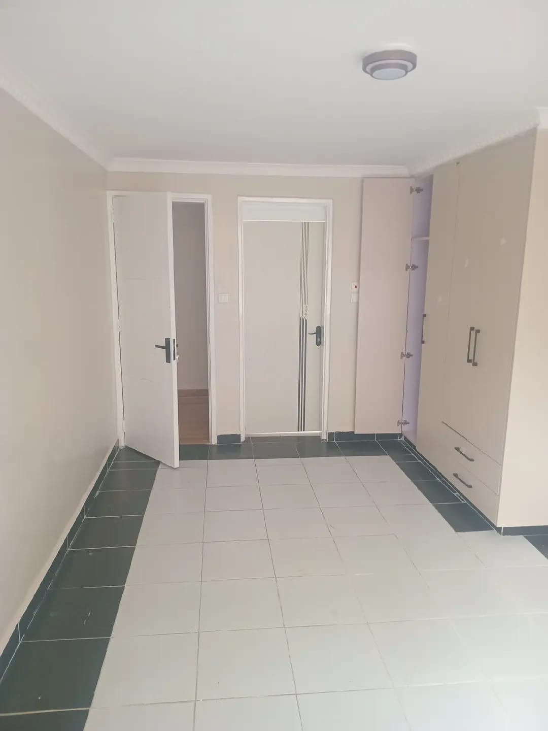 3 BEDROOM ALL ENSUITE plus DSQ FOR RENT IN KAREN KERARAPON